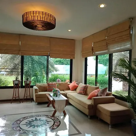 Qg Resort