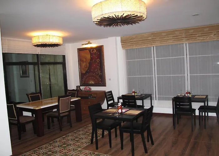Hotel Qg 2*